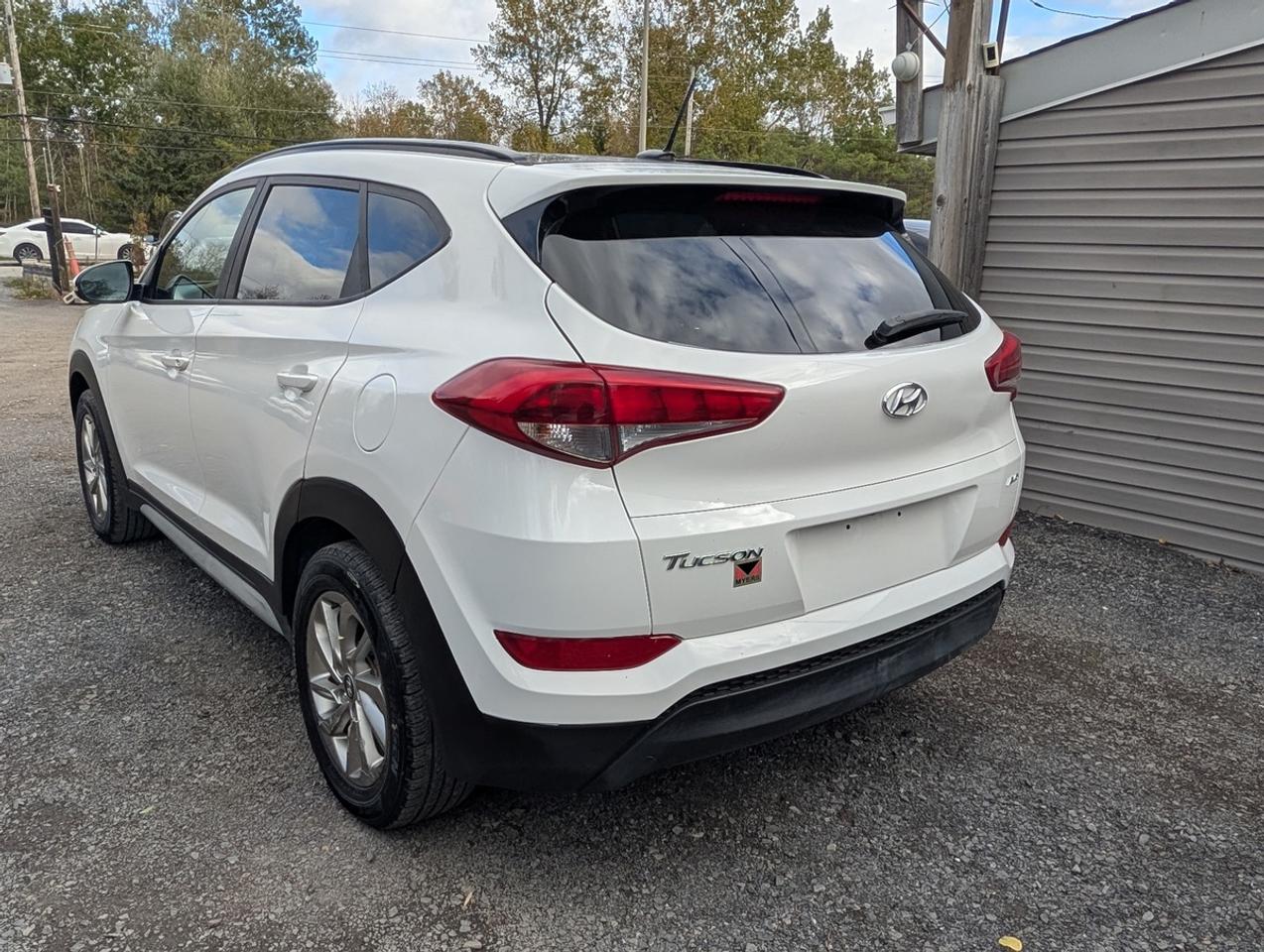 2017 Hyundai Tucson SE Photo3