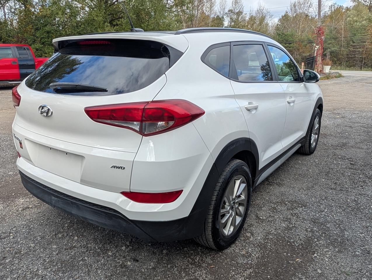 2017 Hyundai Tucson SE Photo