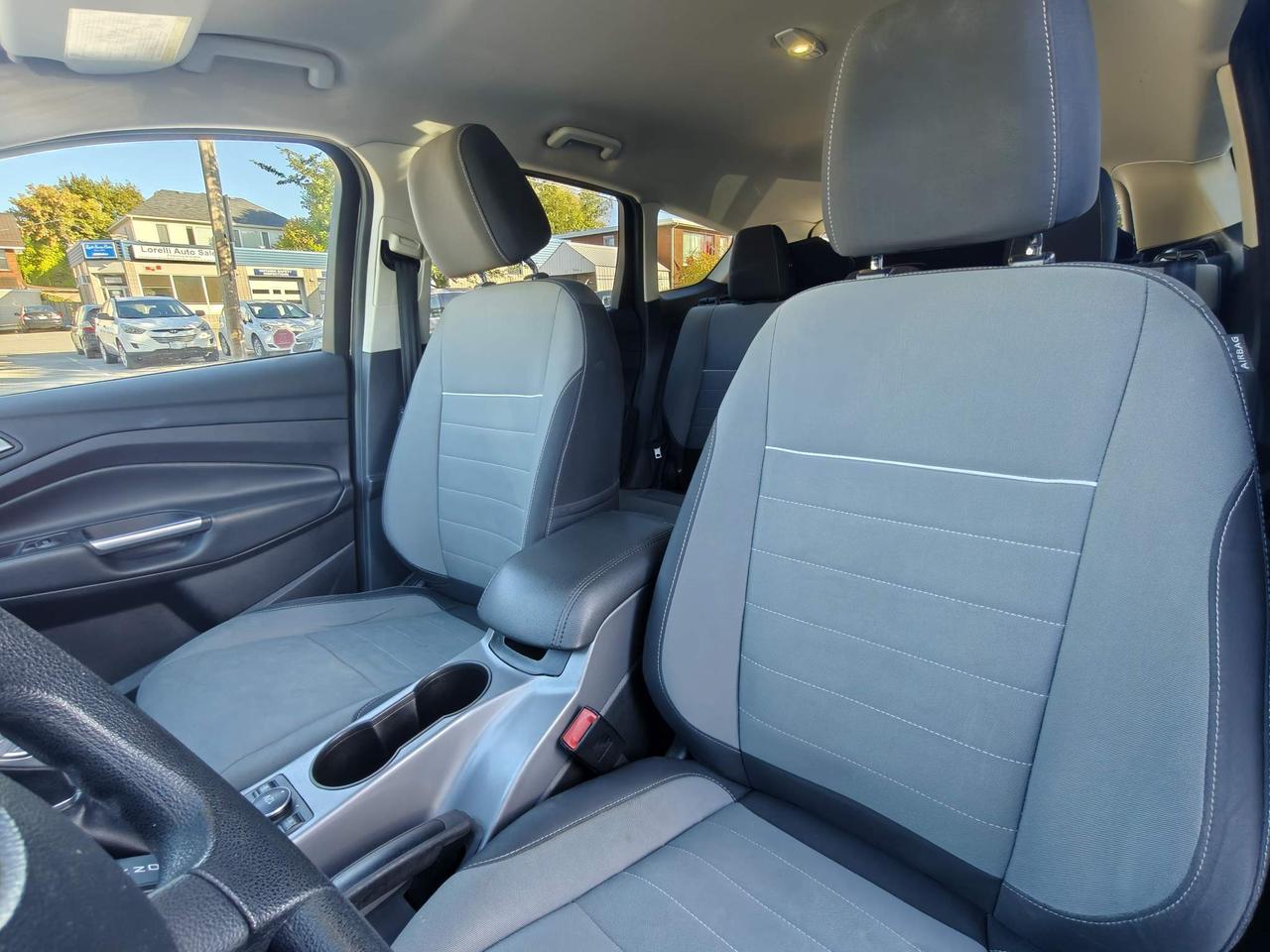2015 Ford Escape SE 4dr 4x4 Photo4