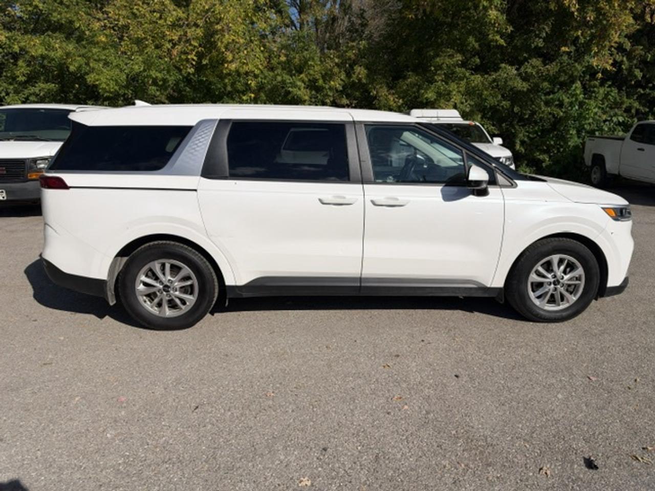 2022 Kia Carnival LX FWD Photo