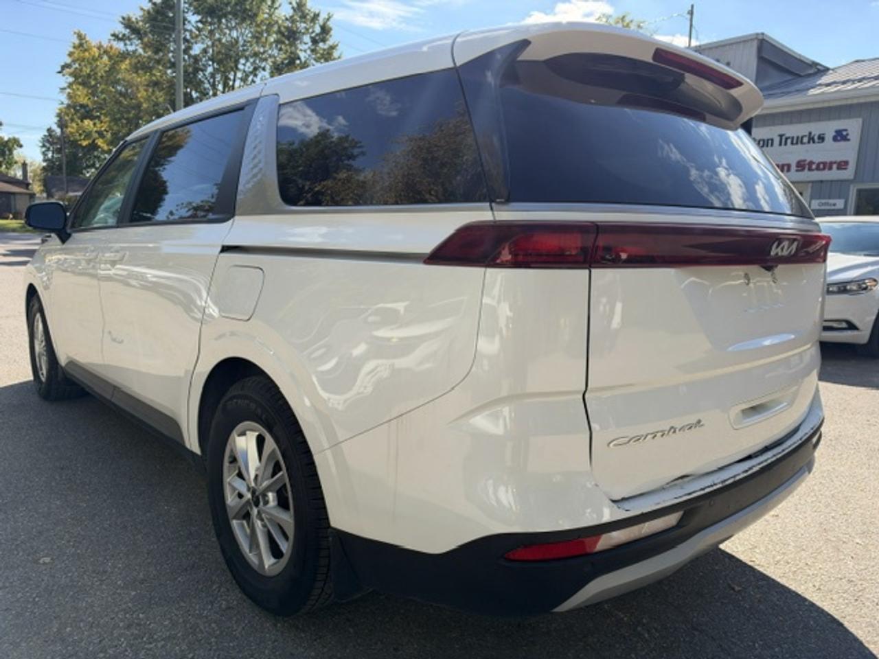 2022 Kia Carnival LX FWD Photo