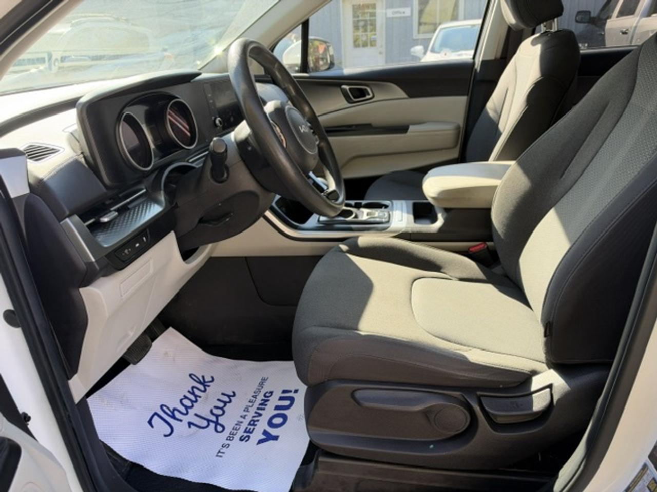 2022 Kia Carnival LX FWD Photo