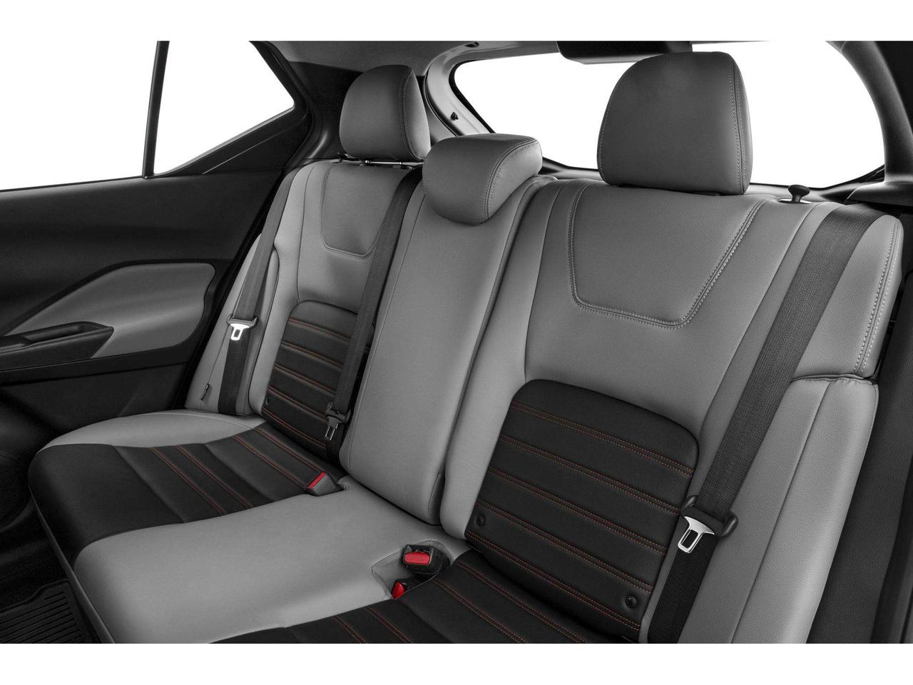 2023 Nissan Kicks SR Photo