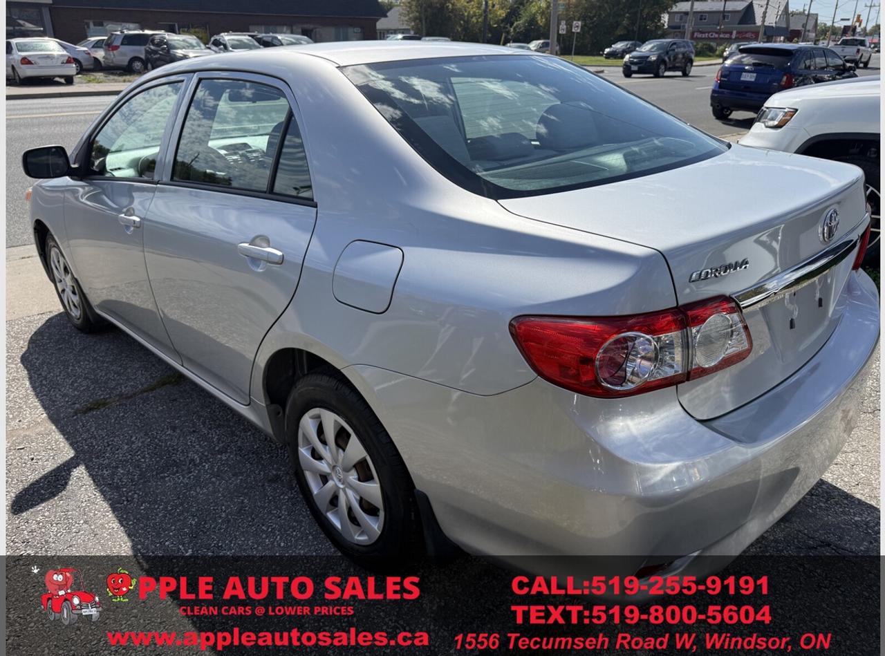 2013 Toyota Corolla LE Photo