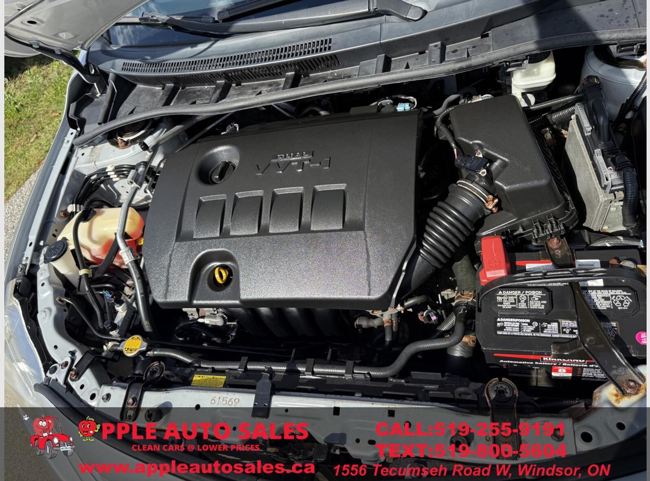 2013 Toyota Corolla LE Photo