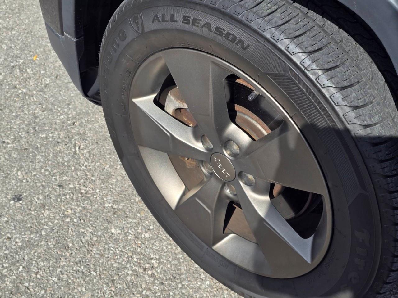 2016 Jeep Cherokee 4WD 4dr 75th Anniversary Photo