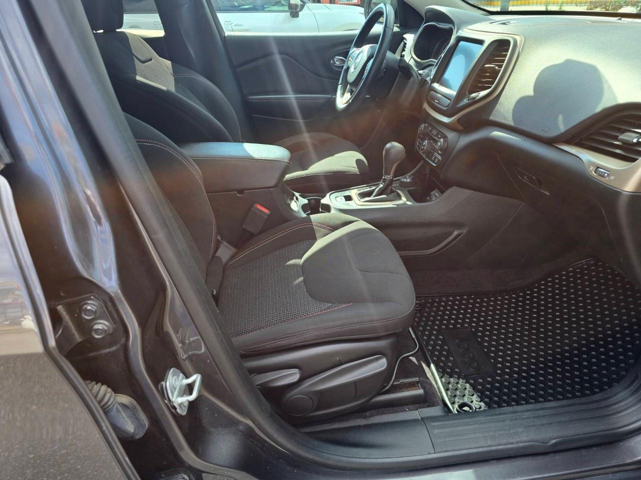 2016 Jeep Cherokee 4WD 4dr 75th Anniversary Photo