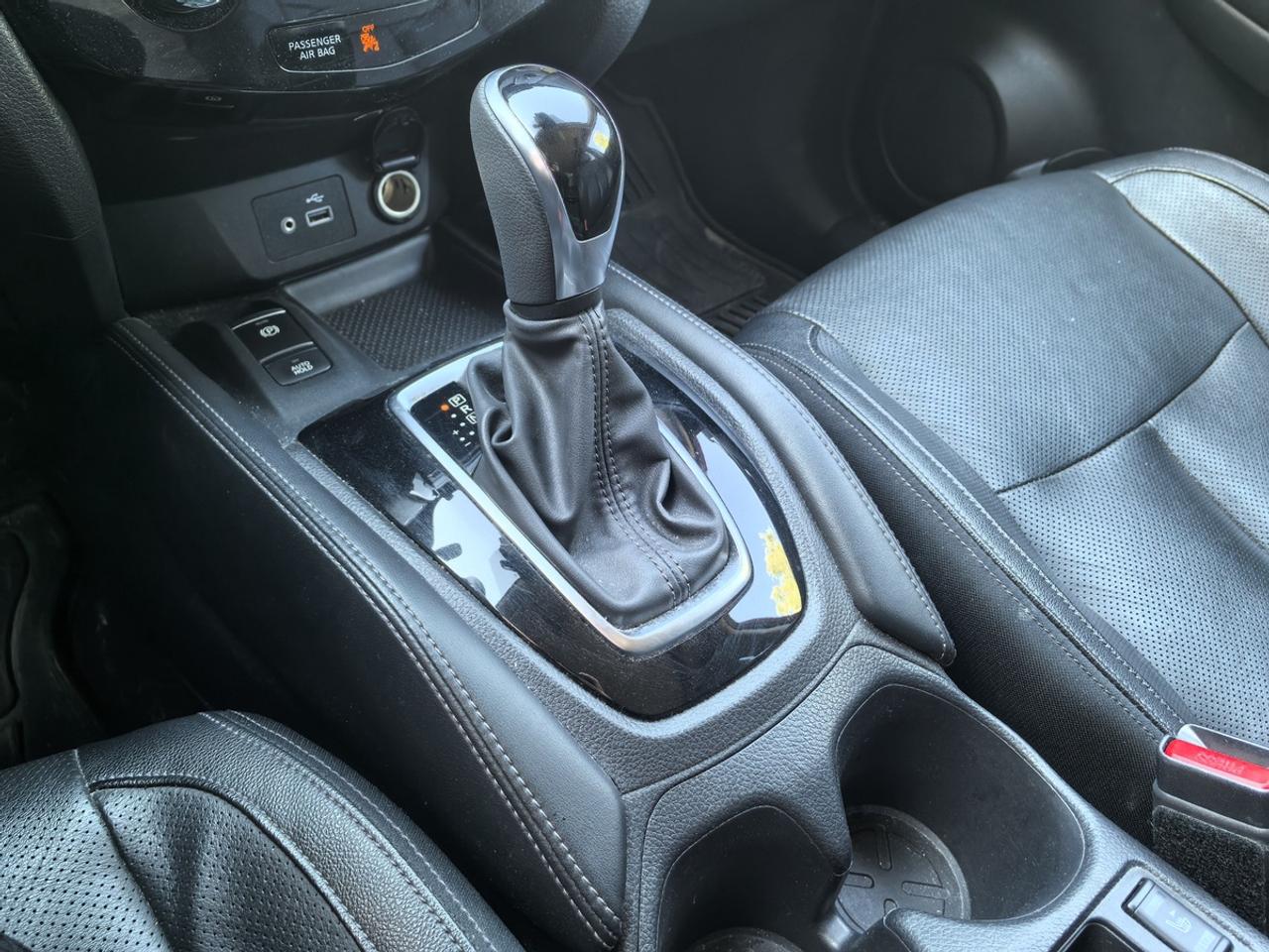 2020 Nissan Rogue SL Photo