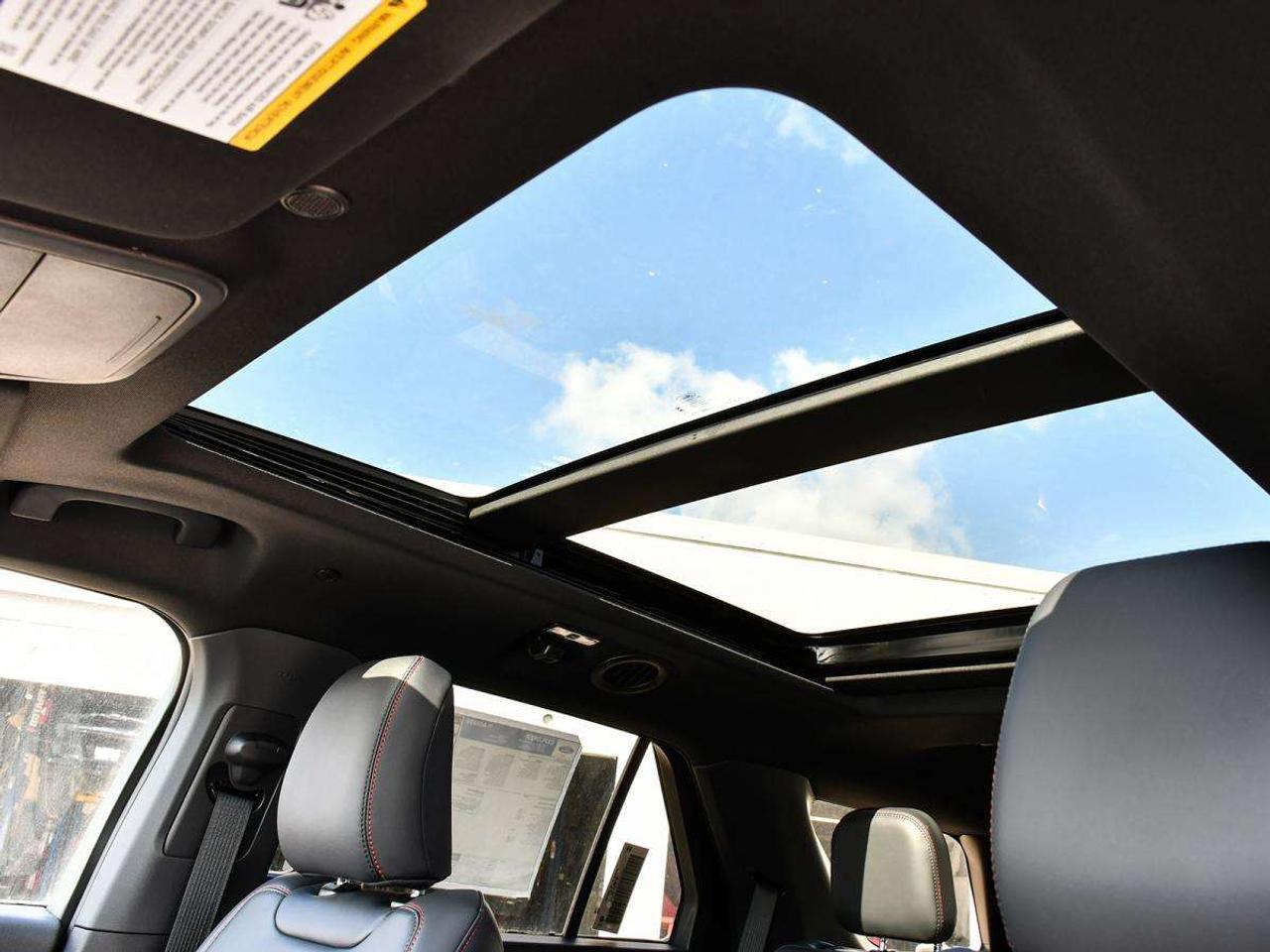 2027 Ford Explorer ST-Line Photo