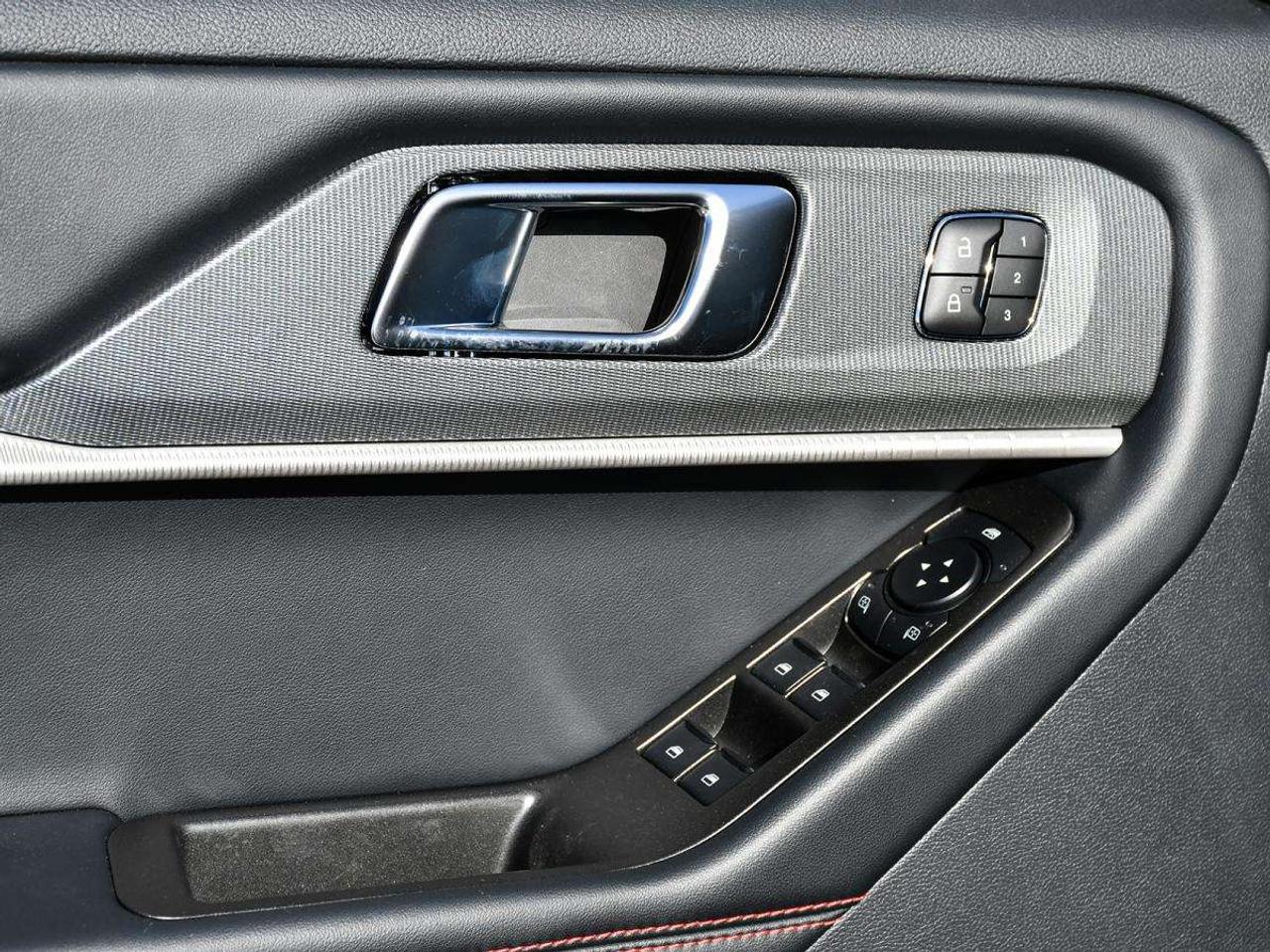 2027 Ford Explorer ST-Line Photo