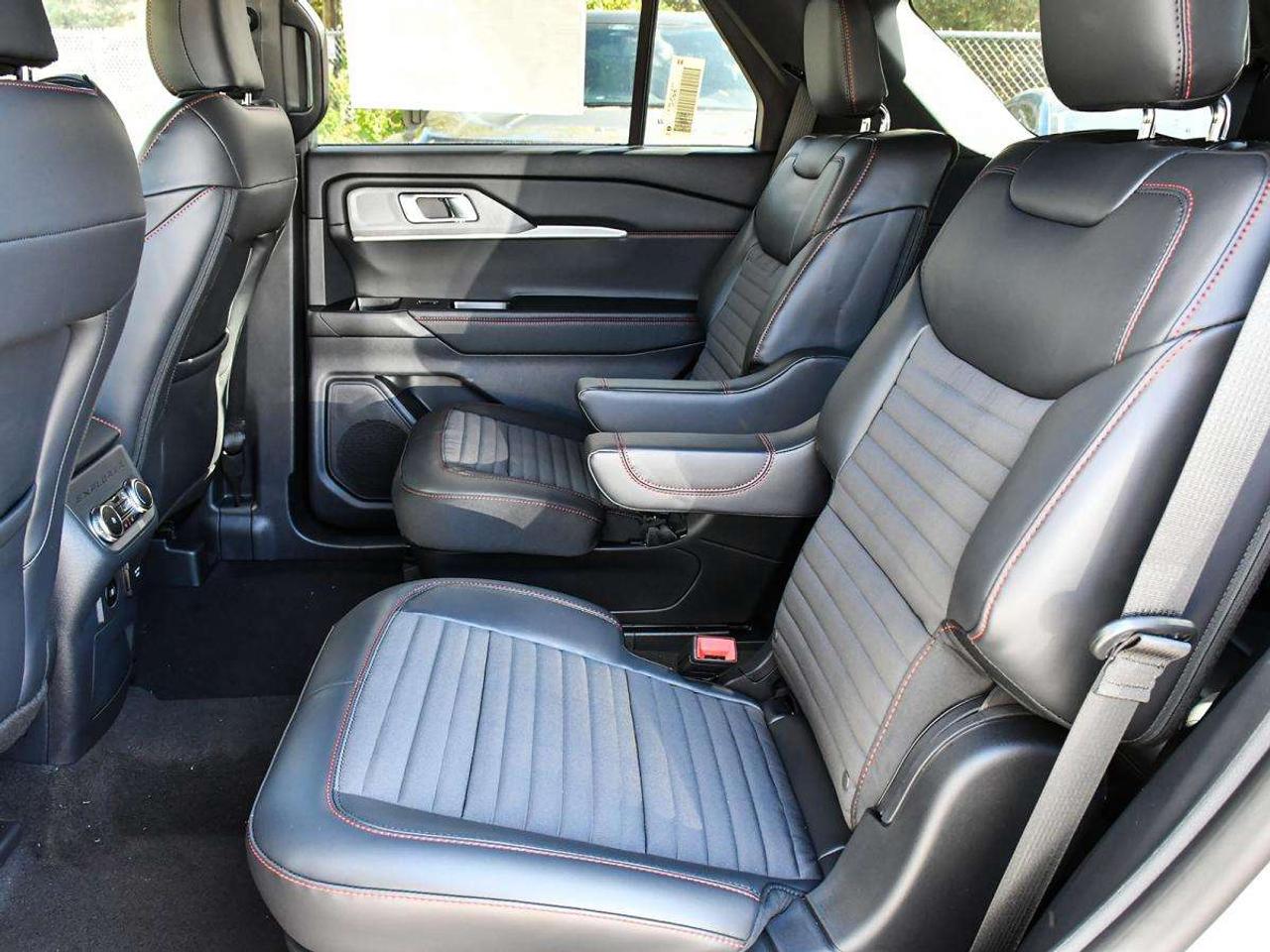 2027 Ford Explorer ST-Line Photo