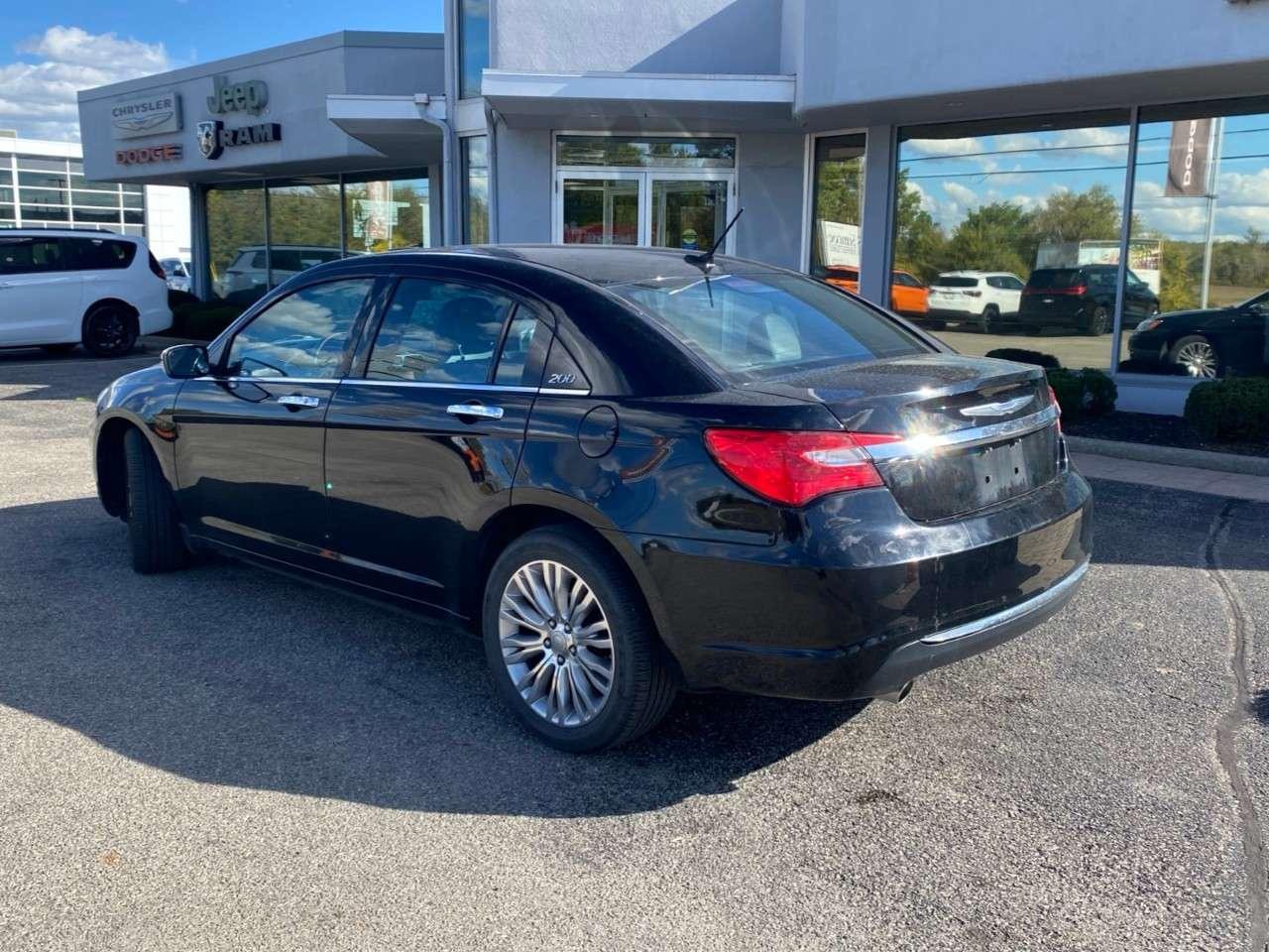 2012 Chrysler 200 4dr Sdn Limited Photo