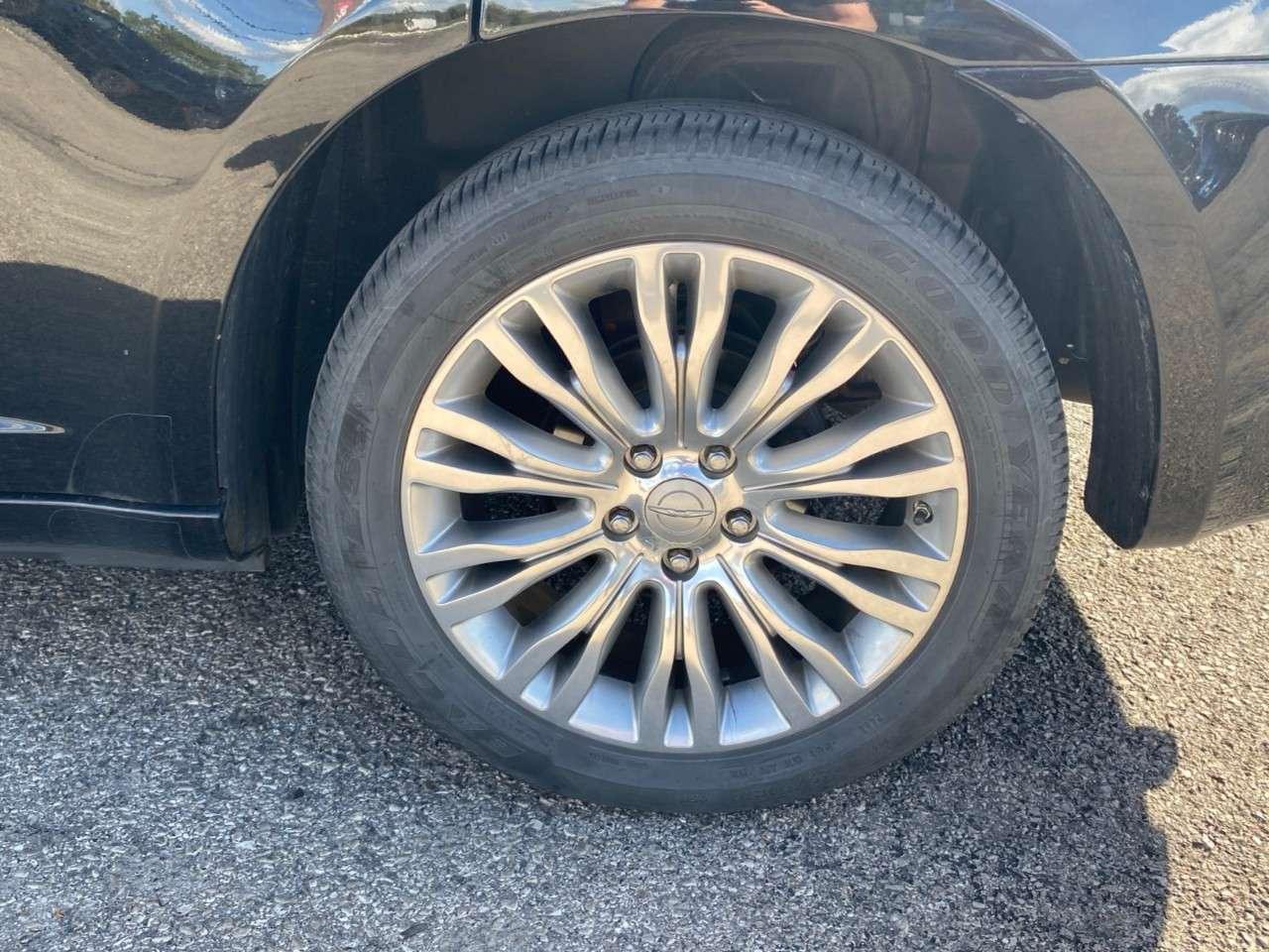 2012 Chrysler 200 4dr Sdn Limited Photo