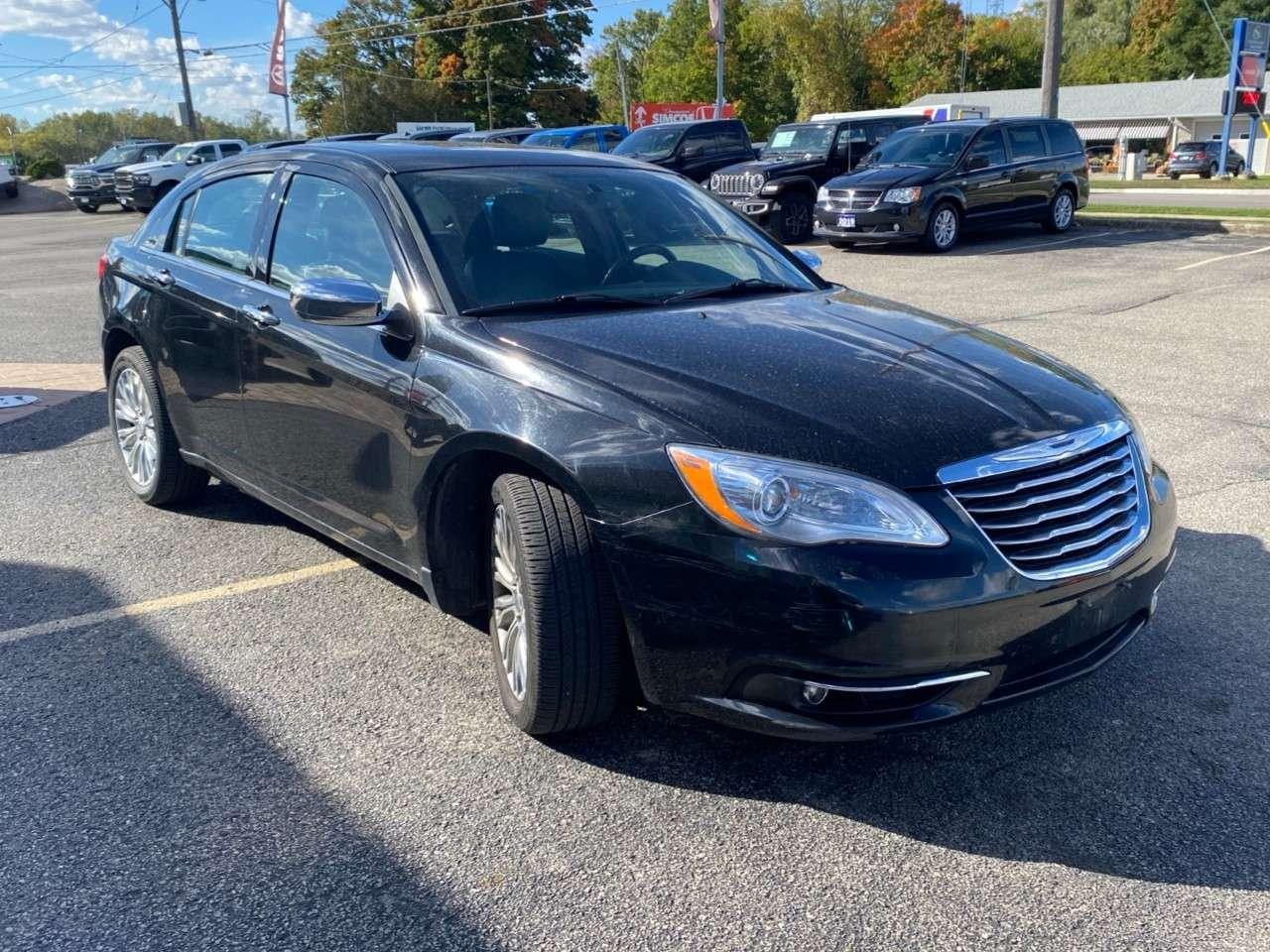 2012 Chrysler 200 4dr Sdn Limited Photo