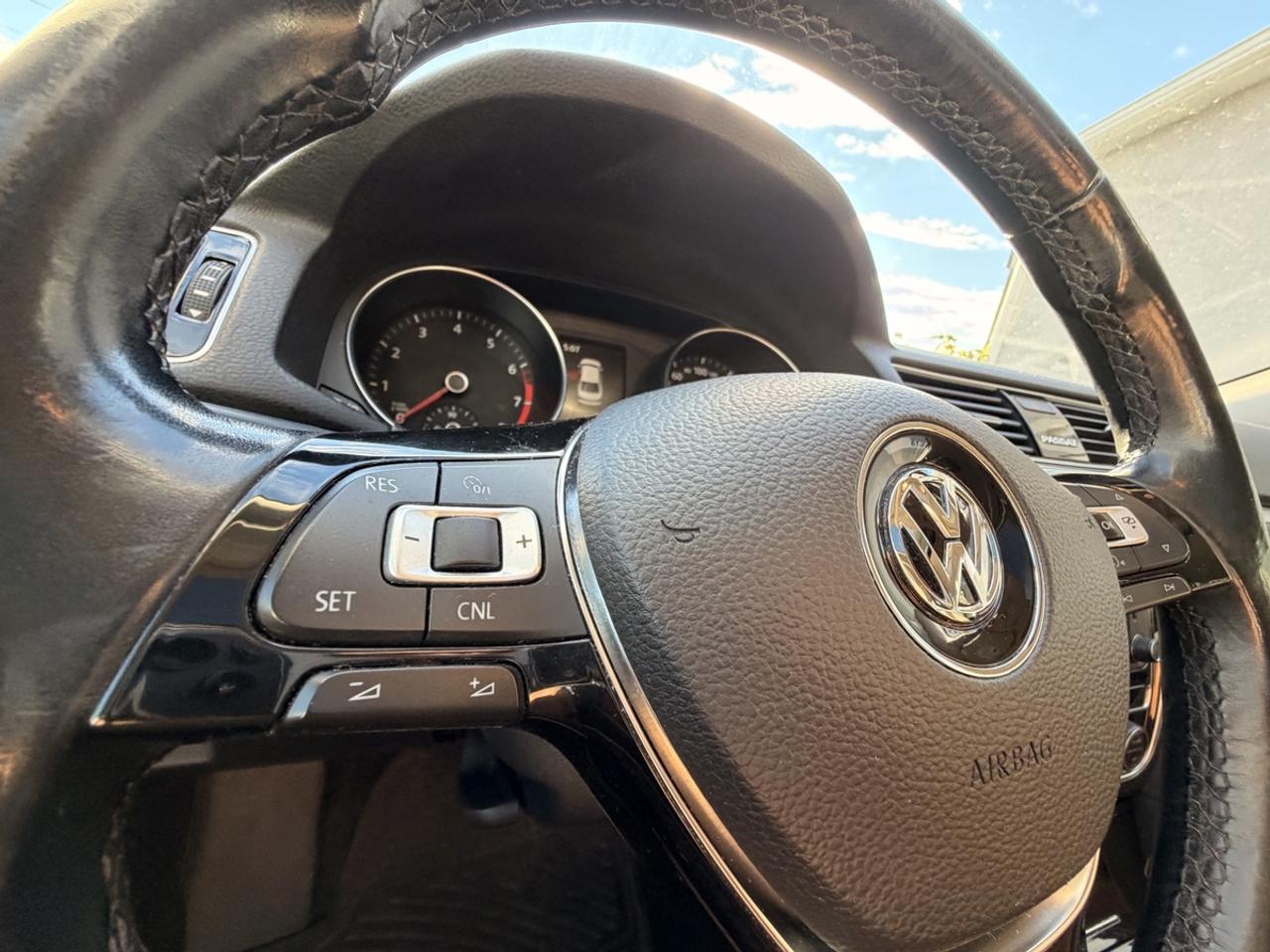 2018 Volkswagen Passat HIGHLINE Photo