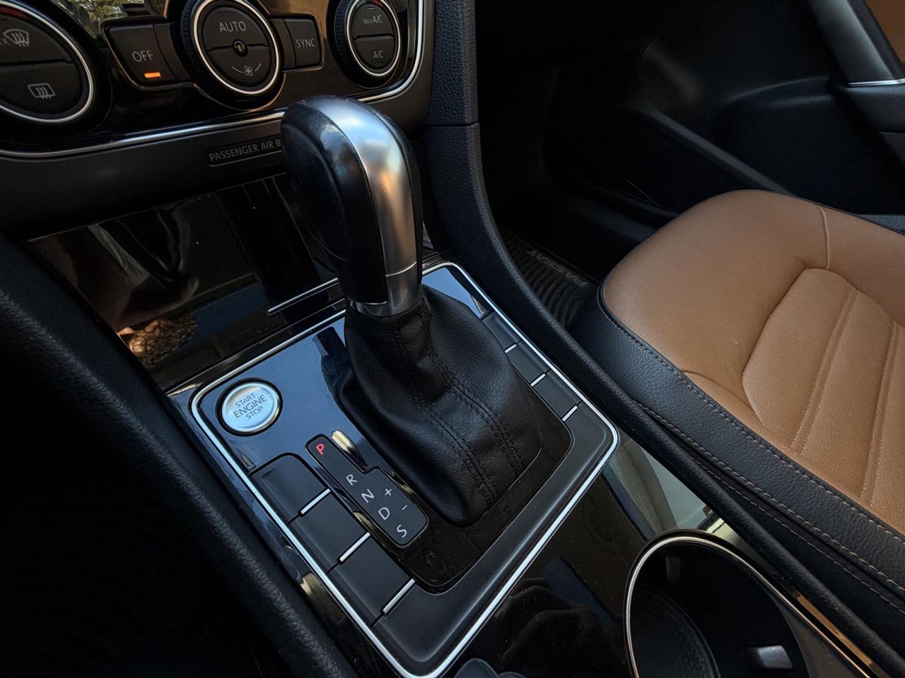 2018 Volkswagen Passat HIGHLINE Photo
