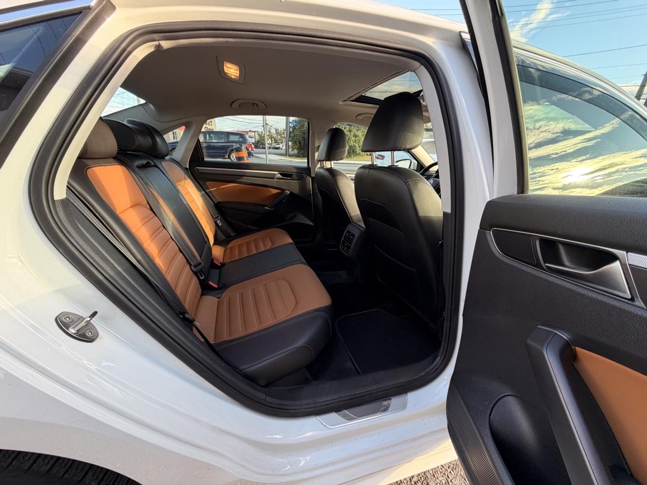 2018 Volkswagen Passat HIGHLINE Photo