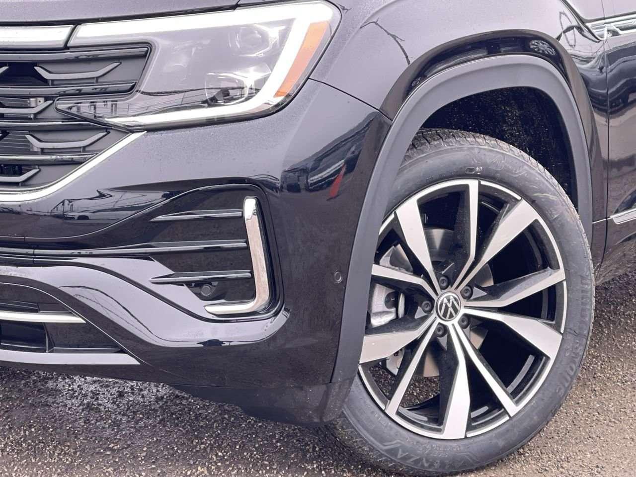 2026 Volkswagen Atlas Execline New Re-Designed 2026 Atlas  LIMITED INVENTORY  Heads-Up Display  Park Assist  21” Alloy Wheels Photo