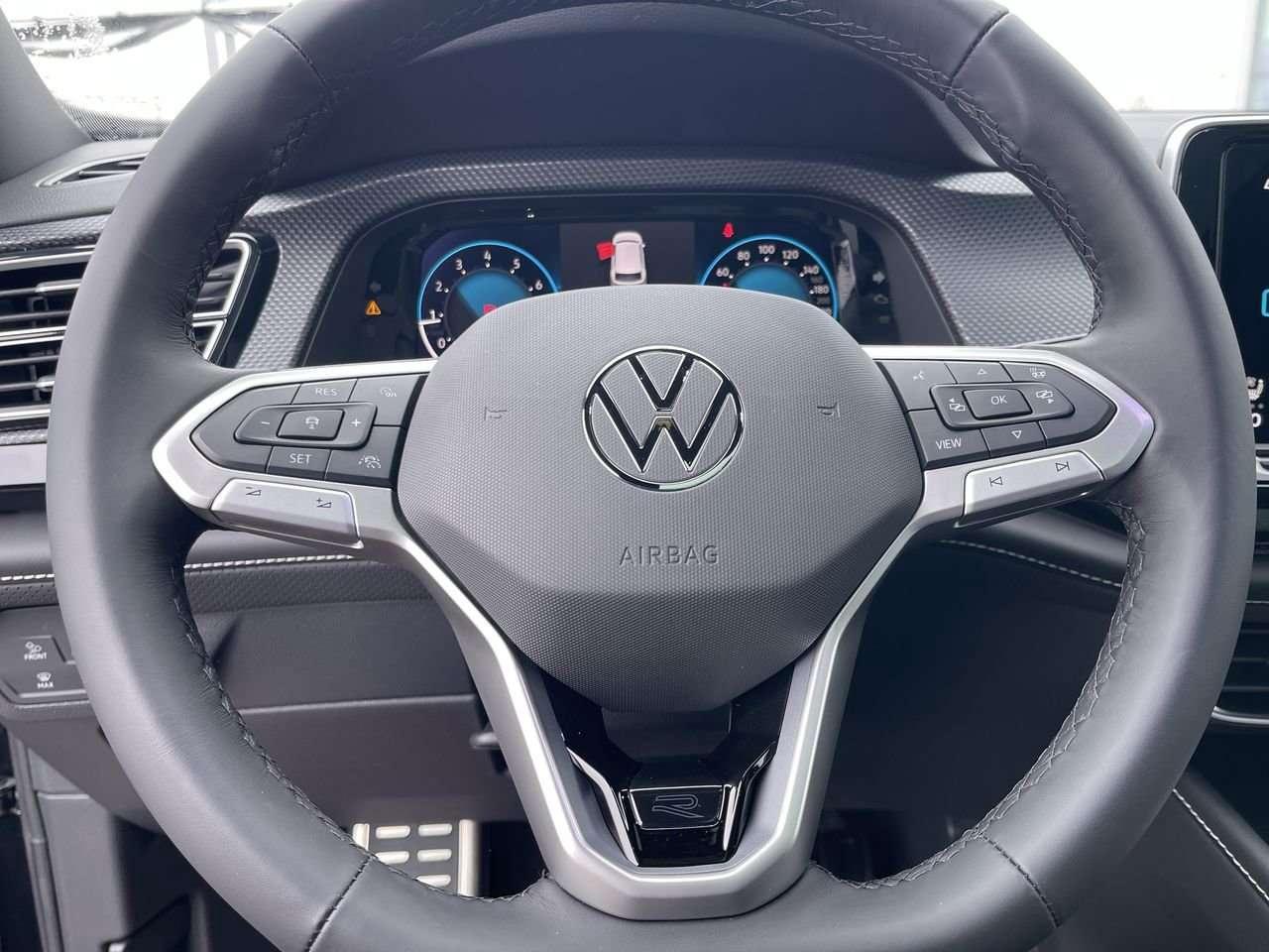 2026 Volkswagen Atlas Execline New Re-Designed 2026 Atlas  LIMITED INVENTORY  Heads-Up Display  Park Assist  21” Alloy Wheels Photo