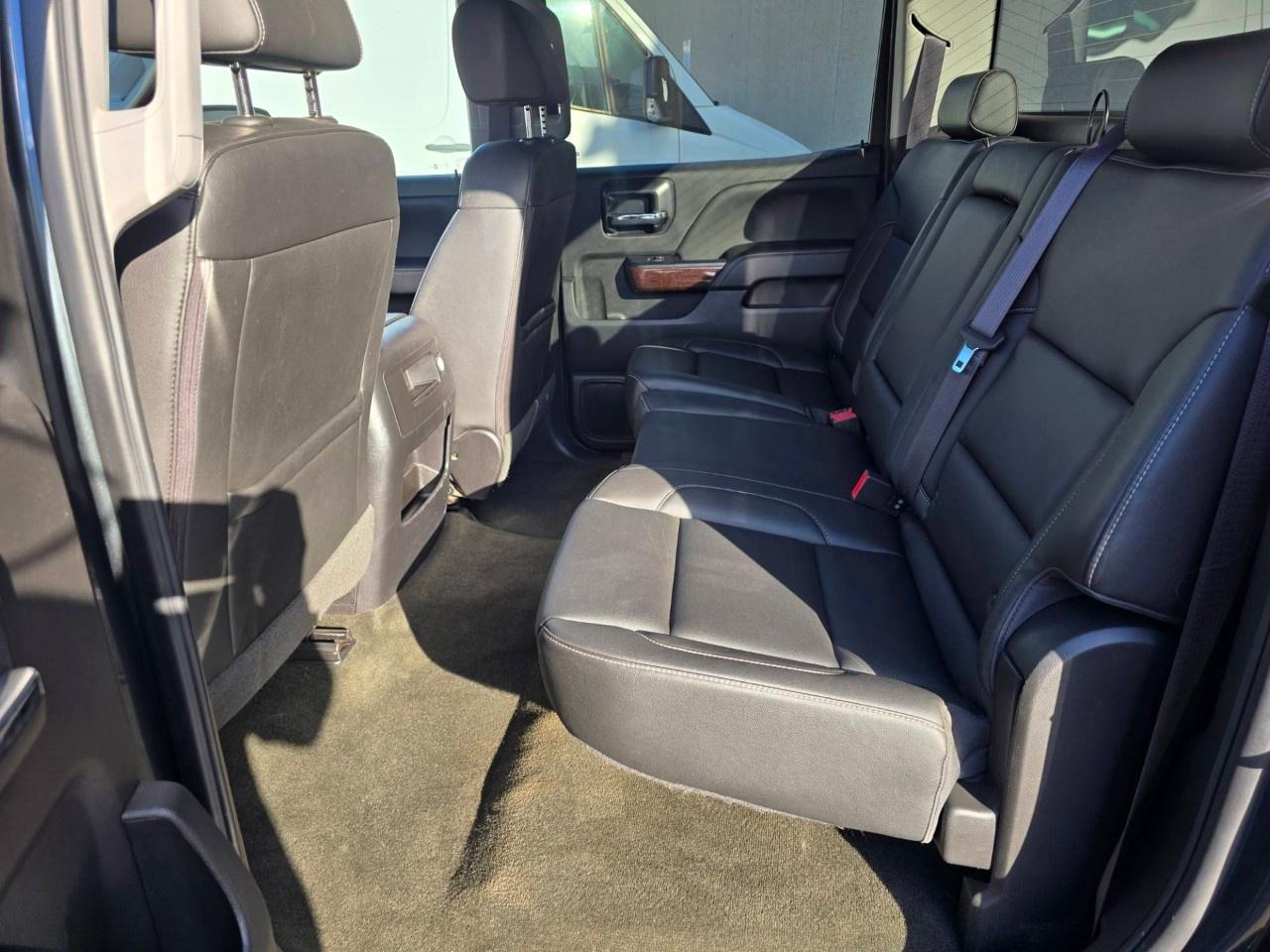 2017 GMC Sierra 1500 4WD CREW CAB SHORT BOX SLT Photo