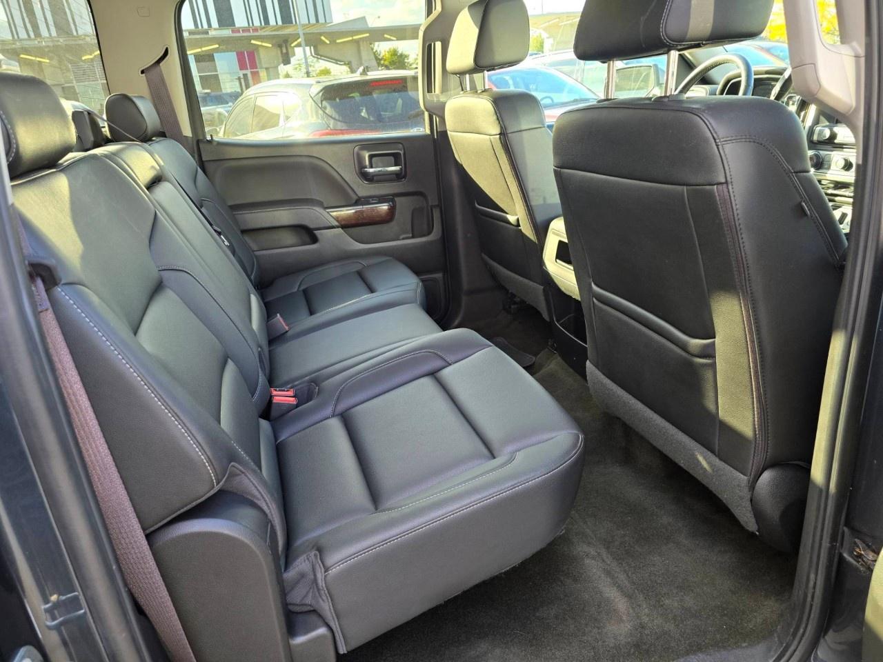 2017 GMC Sierra 1500 4WD CREW CAB SHORT BOX SLT Photo
