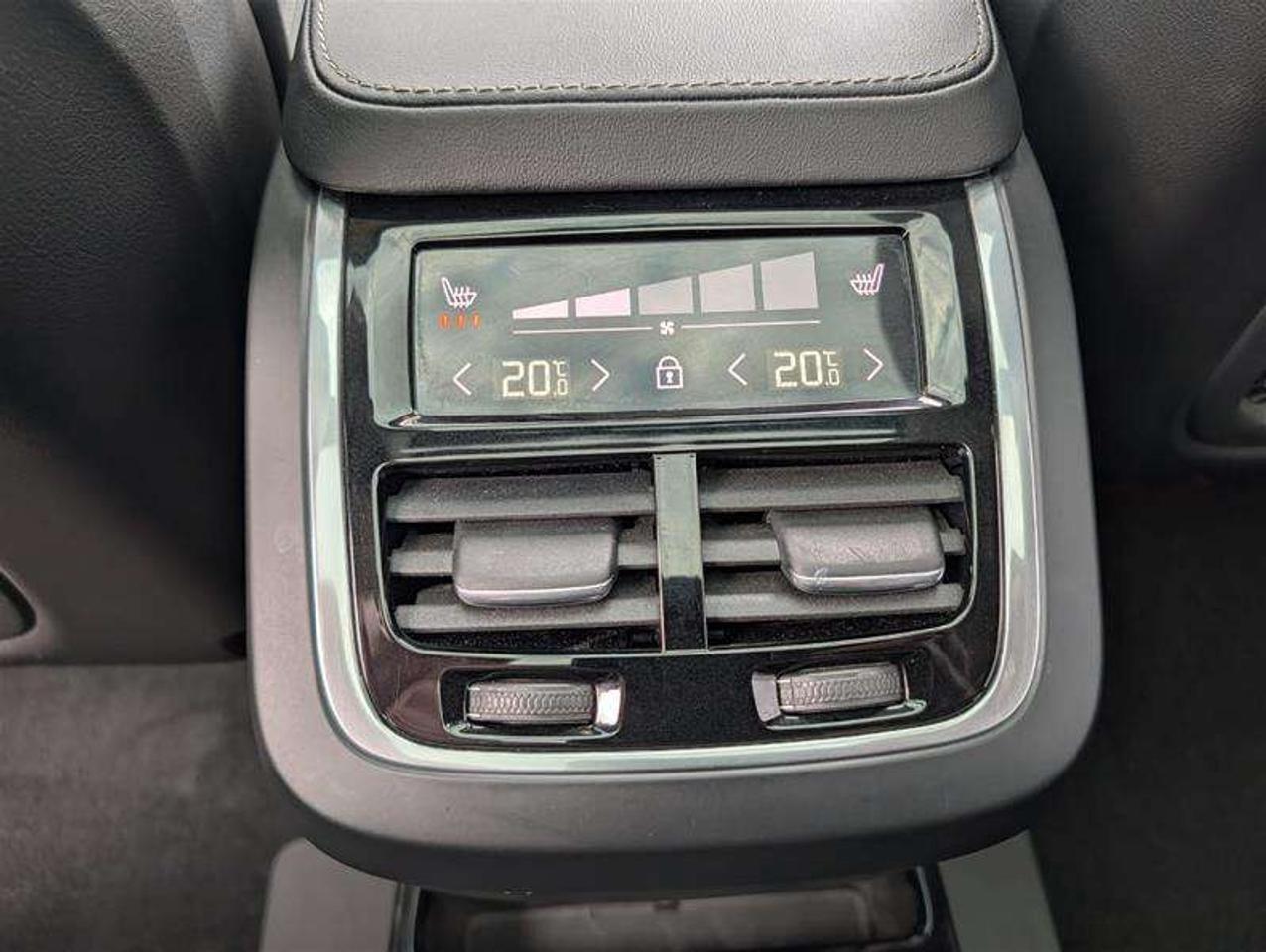 2024 Volvo XC90 B6 Ultimate   6 Seat   Tow   Roof Bars   Clean Photo