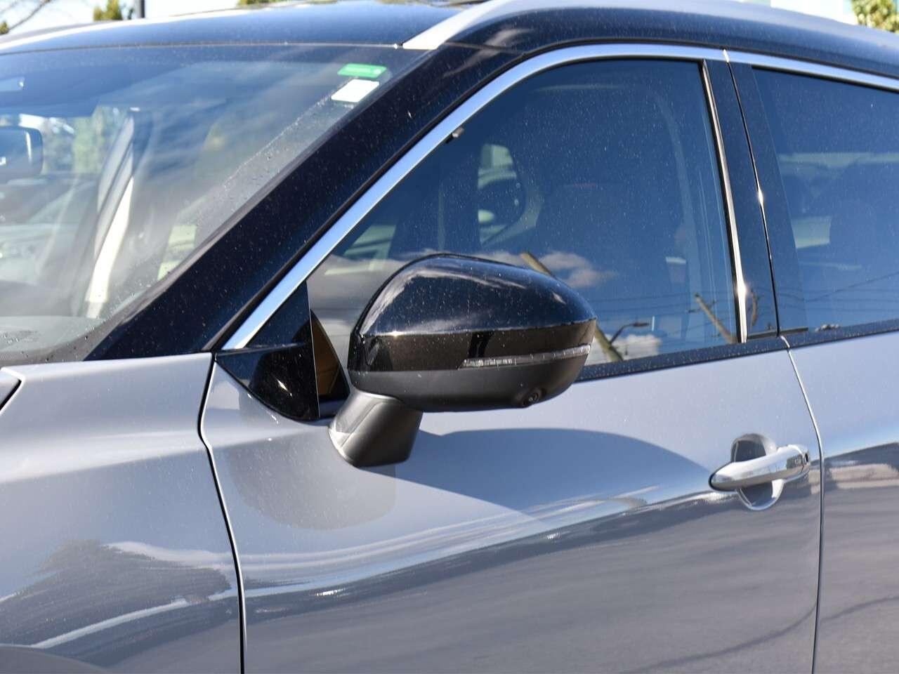 2026 Nissan Rogue Platinum Photo3
