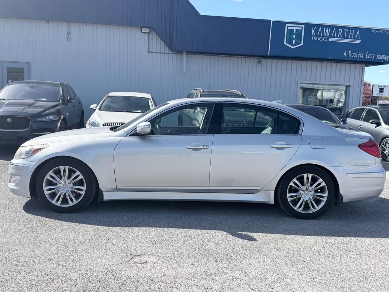2012 Hyundai Genesis 4dr Sdn V6 w/Technology Pkg Photo