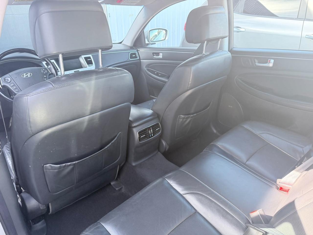 2012 Hyundai Genesis 4dr Sdn V6 w/Technology Pkg Photo