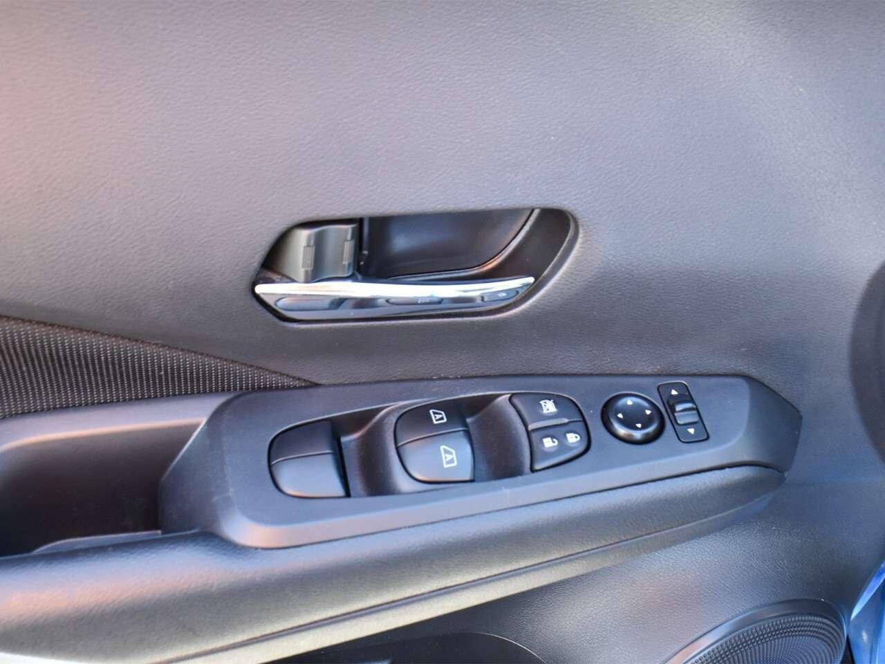 2023 Nissan Kicks SV Photo