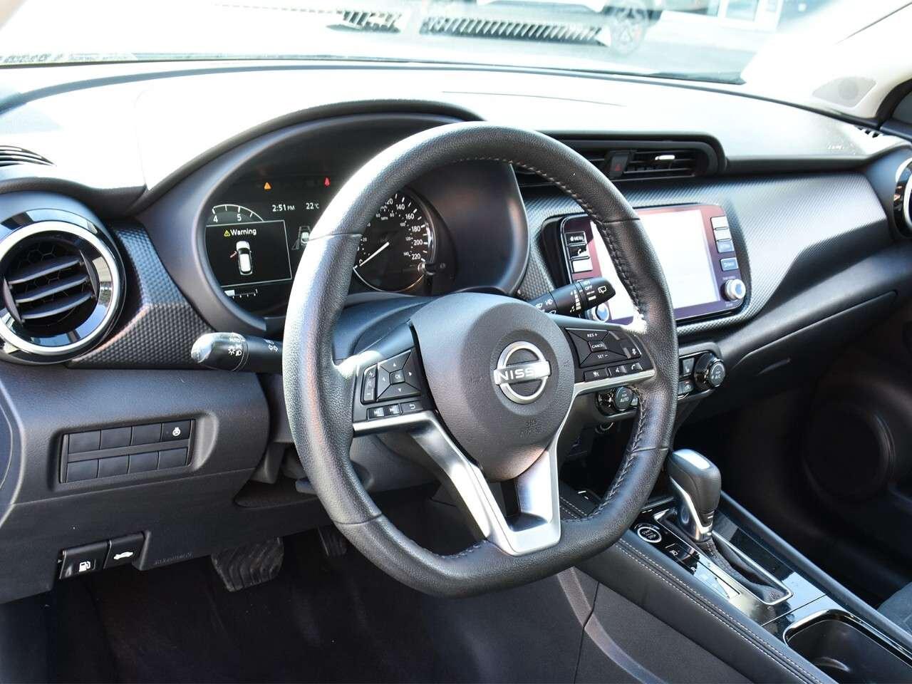 2023 Nissan Kicks SV Photo