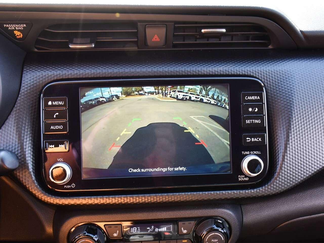 2023 Nissan Kicks SV Photo