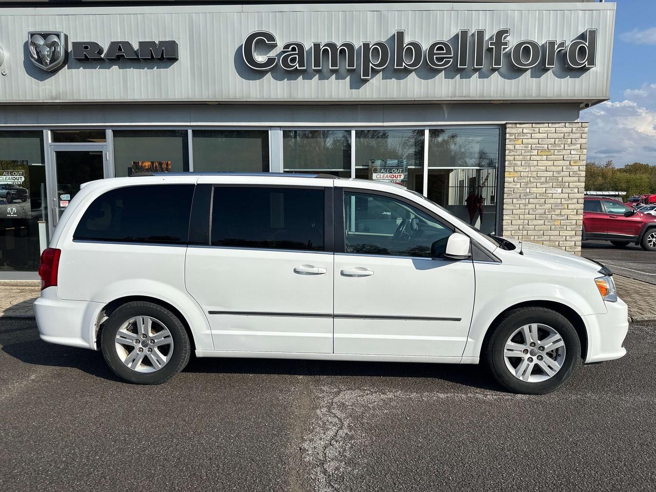 2016 Dodge Grand Caravan Crew Plus Photo