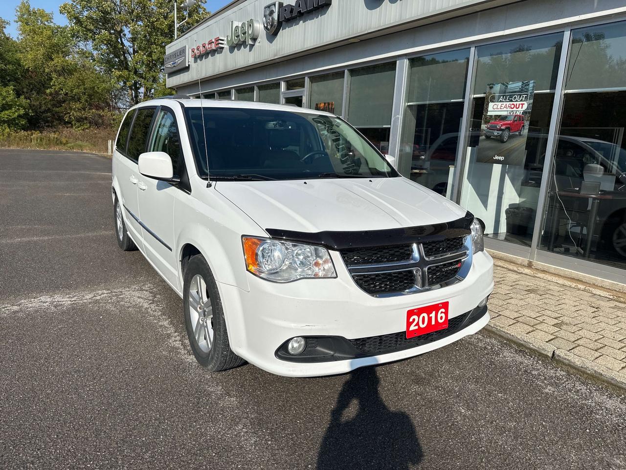 2016 Dodge Grand Caravan Crew Plus Photo