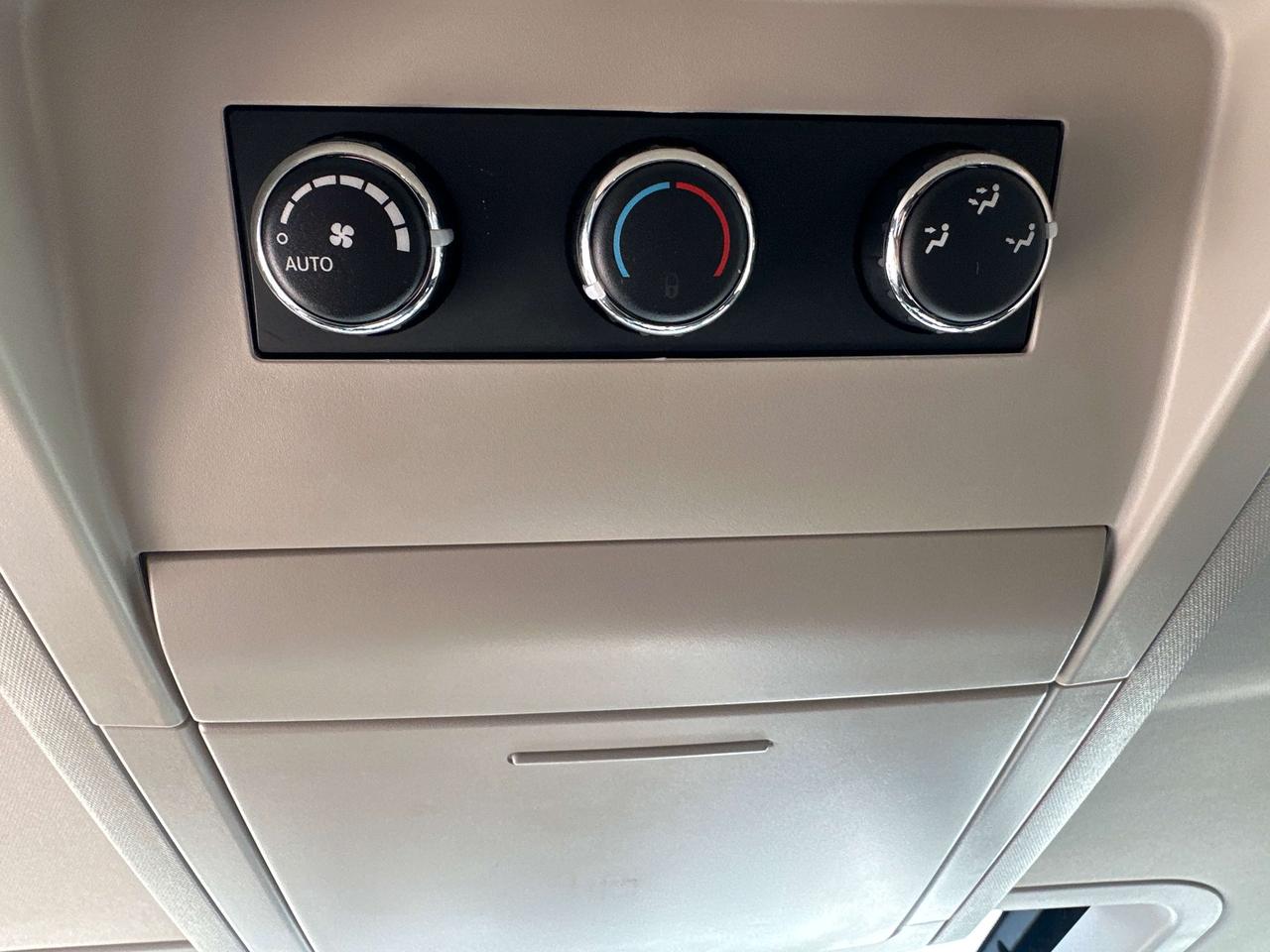 2016 Dodge Grand Caravan Crew Plus Photo