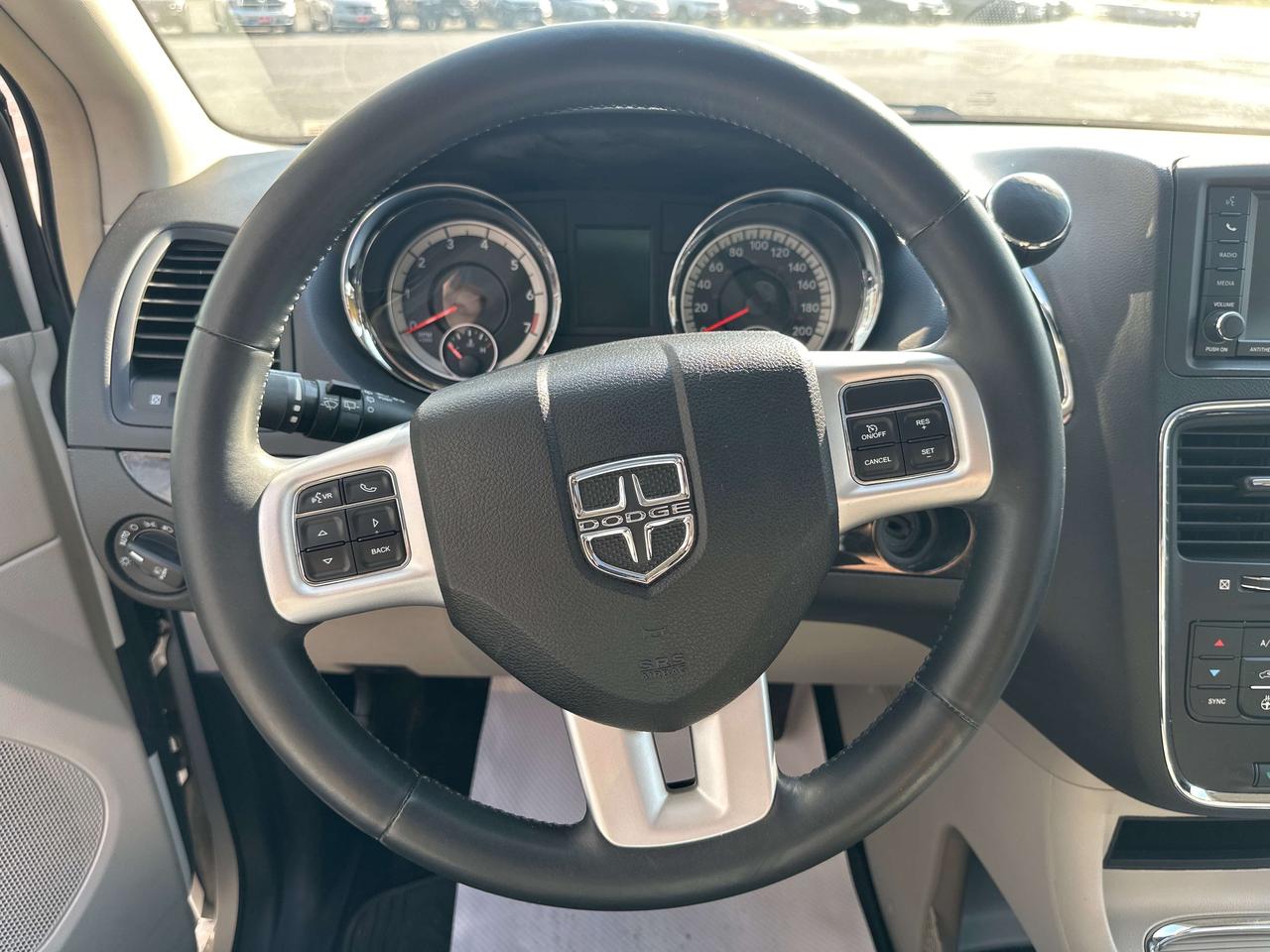 2016 Dodge Grand Caravan Crew Plus Photo