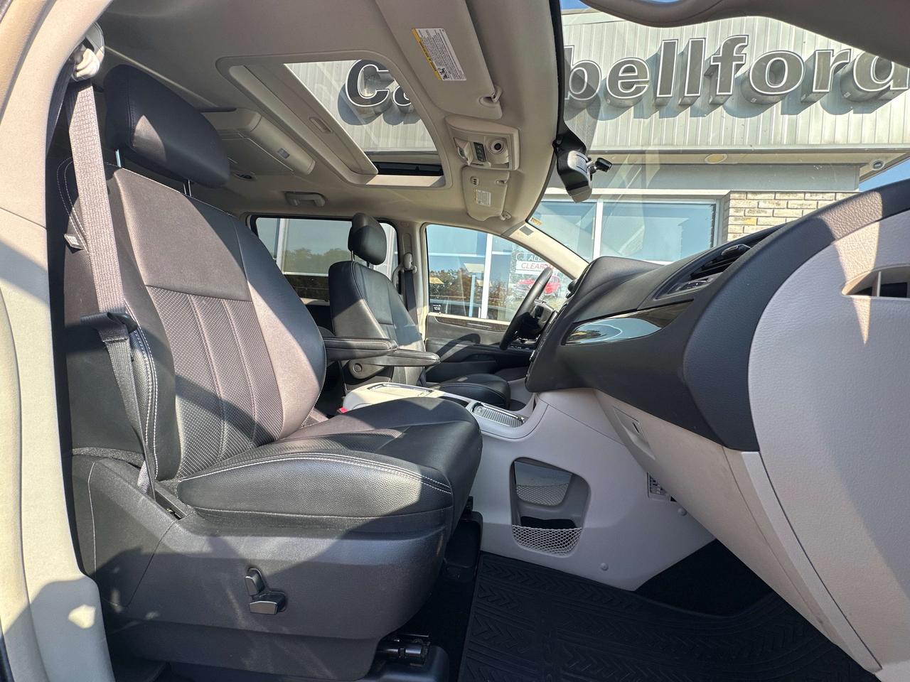 2016 Dodge Grand Caravan Crew Plus Photo