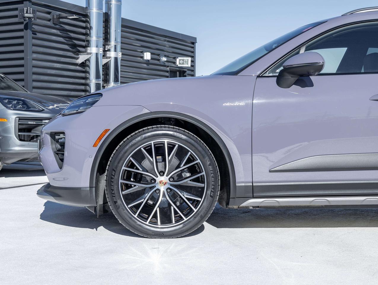 2025 Porsche Macan 21" Macan Design Wheel   No Luxury Tax   CERTIFIED Photo