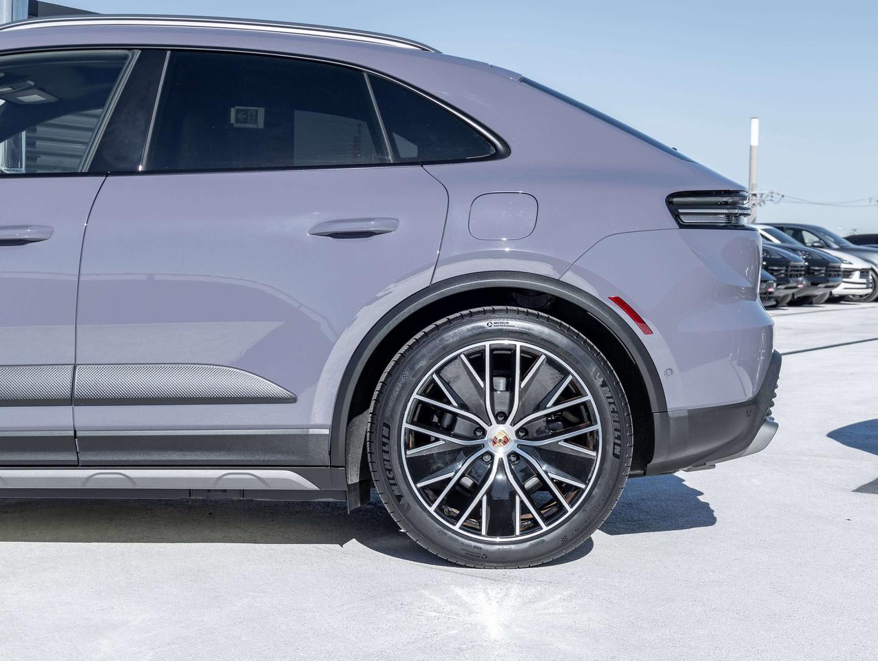 2025 Porsche Macan 21" Macan Design Wheel   No Luxury Tax   CERTIFIED Photo