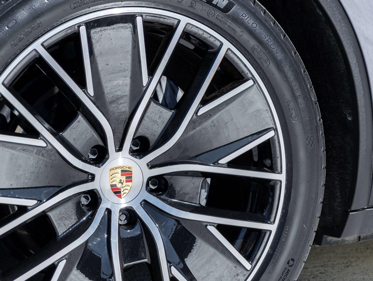 2025 Porsche Macan 21" Macan Design Wheel   No Luxury Tax   CERTIFIED Photo