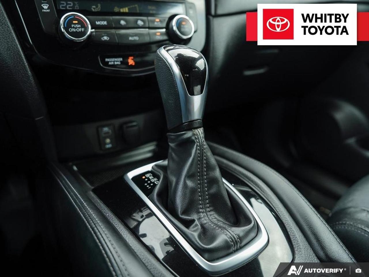 2017 Nissan Rogue SL Platinum 2.5L Photo