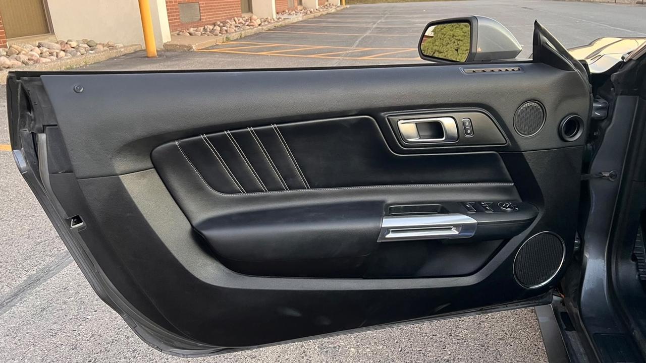 2021 Ford Mustang EcoBoost Premium | Convertible | Alloys | Heated s Photo