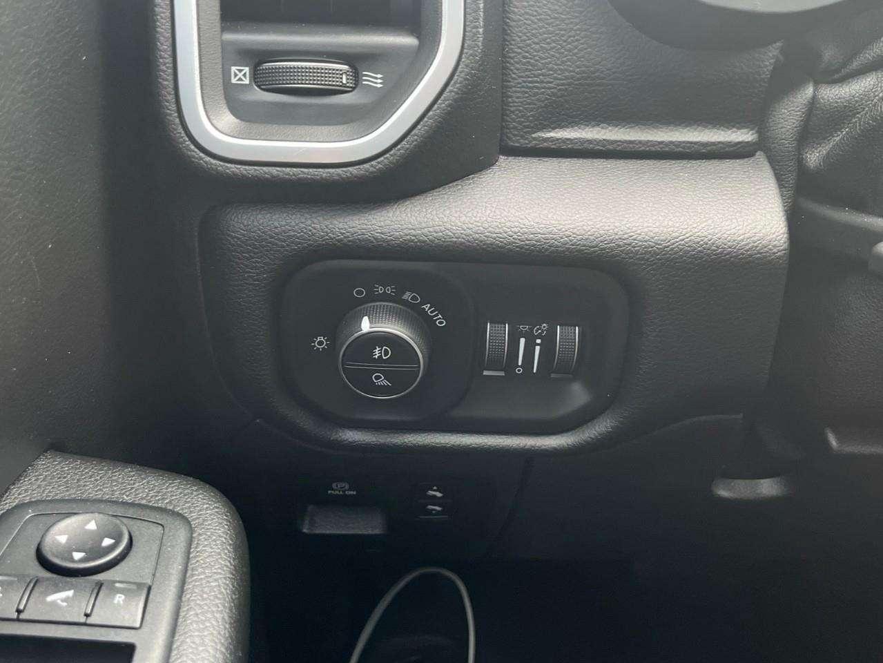 2019 RAM 1500 BIG HORN/LONE STAR CLEAN LOCAL TRADE Photo