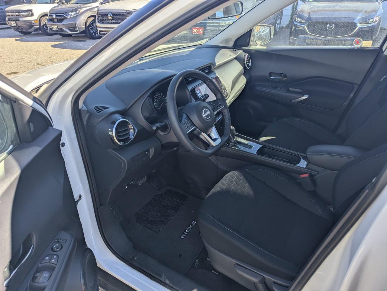 2024 Nissan Kicks SV FWD Photo
