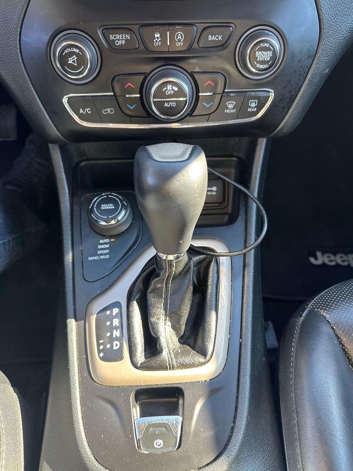 2016 Jeep Cherokee Limited Photo