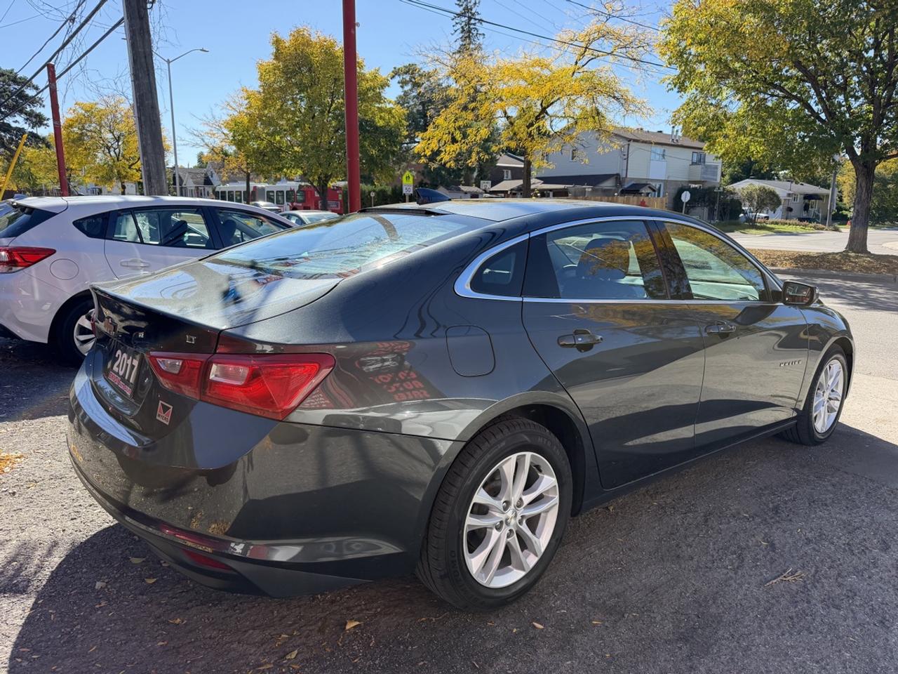 2017 Chevrolet Malibu LT Photo