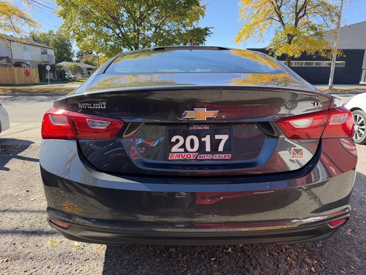 2017 Chevrolet Malibu LT Photo4