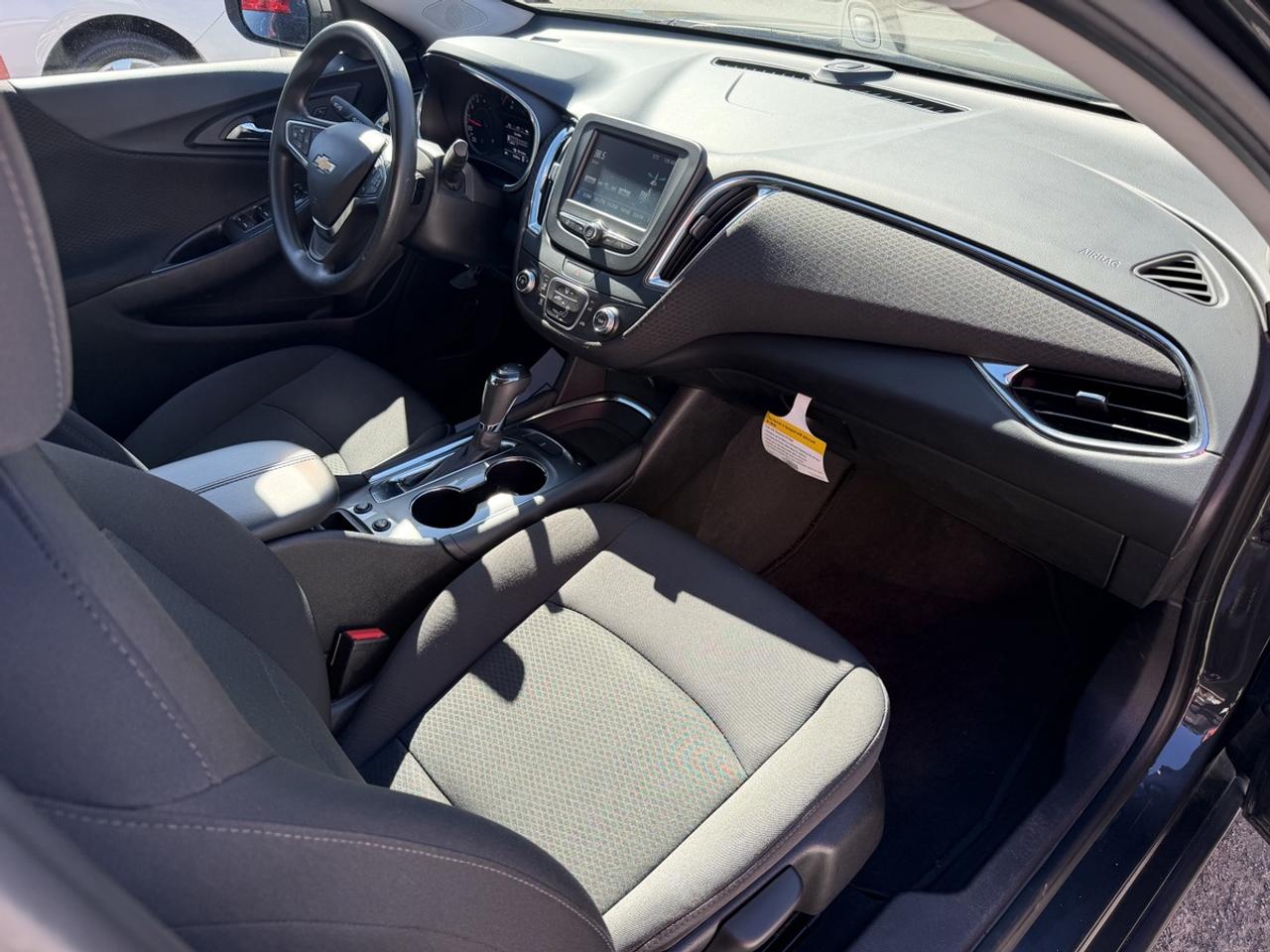 2017 Chevrolet Malibu LT Photo