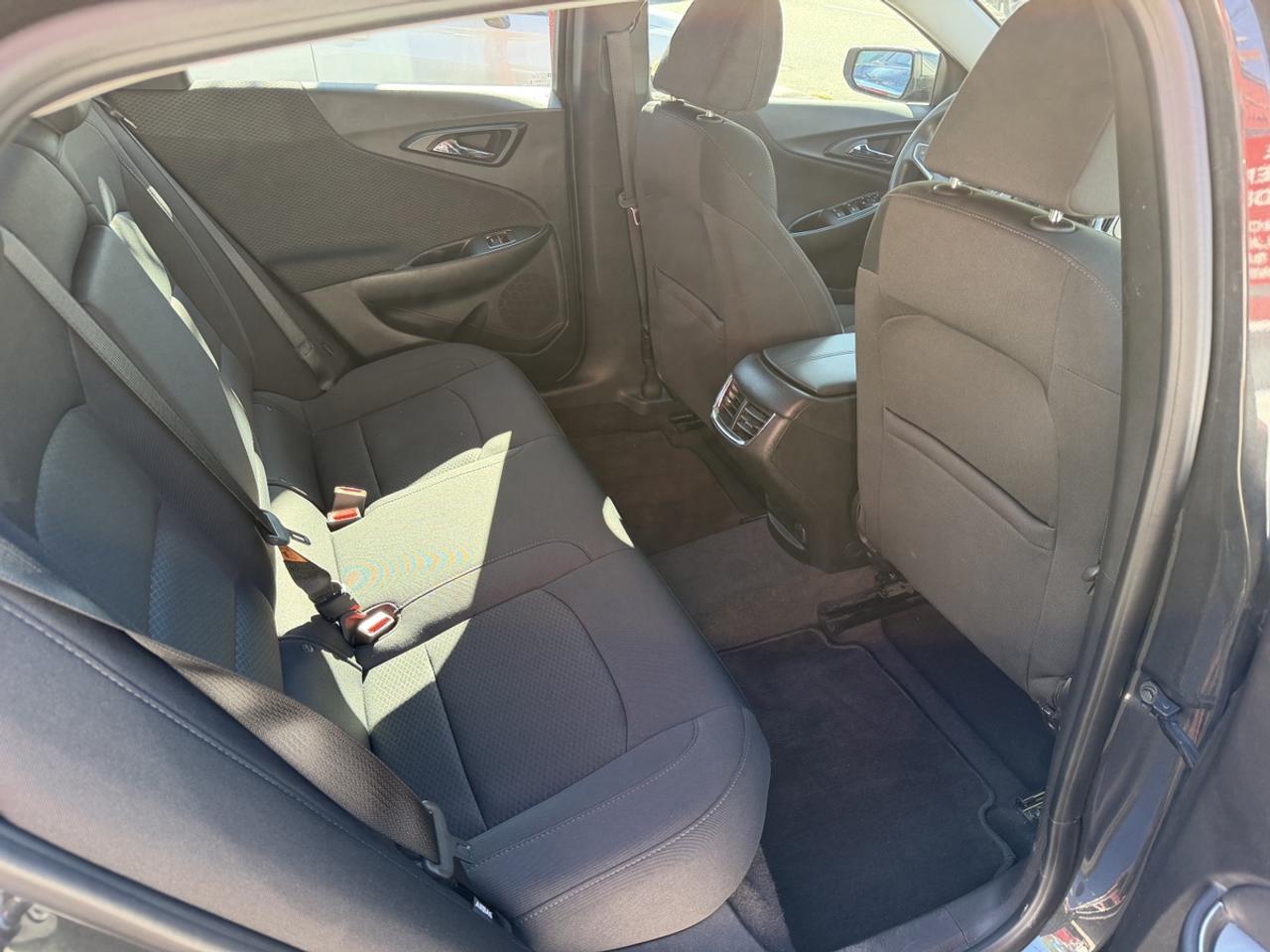 2017 Chevrolet Malibu LT Photo