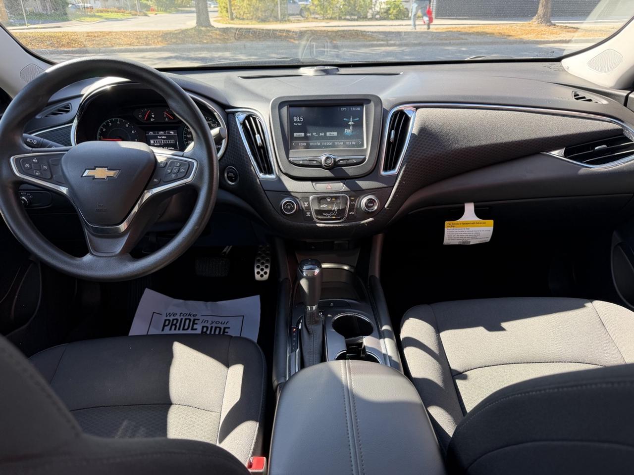 2017 Chevrolet Malibu LT Photo